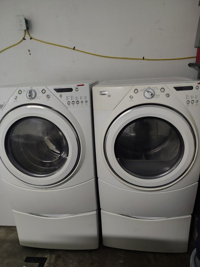 Whirlpool Duet Washer Dryer Set