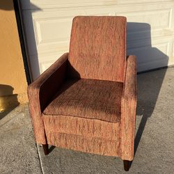 Mid-Century Style Recliner Chair – Clean & Works Great