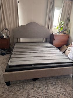 Cali king bedframe and headboard