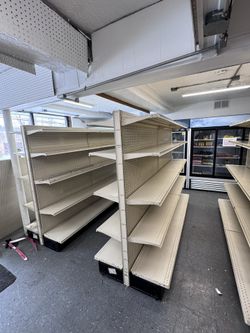 Gondolas And Shelves
