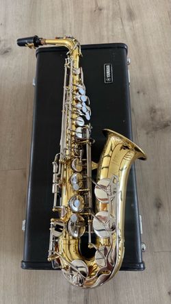 Yamaha Saxophone (MINT CONDITION)