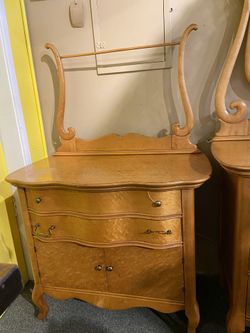 VANITY: Antique Birds Eye Vanity w/ 2 long drawers & 2 doors As Is (wear & tear)  SKU  ATCRSA