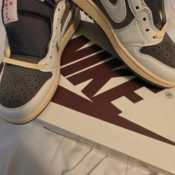 Nike Travis Scott Mocha Sneakers 