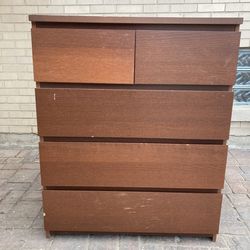 Chest of drawers
