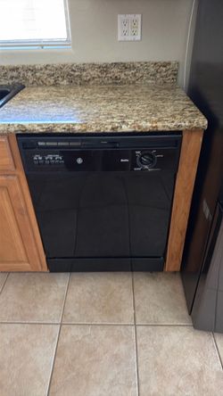 Black GE dishwasher