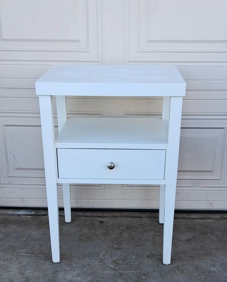 Accent Table