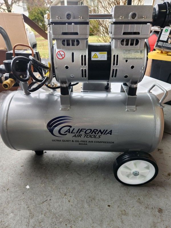 CALIFORNIA AIR TOOLS 8010A
Ultra Quiet, Oil-Free, Lightweight
Air Compressor