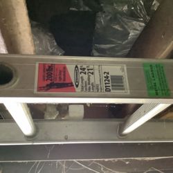 Werner aluminum extension ladder 2 twenty foot pieces in excellent condition, up to 200 pounds