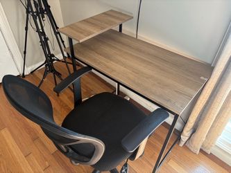 Black Mesh Ergonomic Office Chair with Armrests