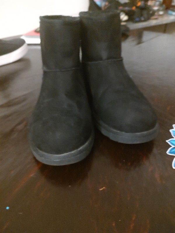 Low Cut Boots