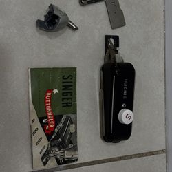 Vintage Singer BUTTONHOLER. (ojaladora ) . Used In Good Condition 