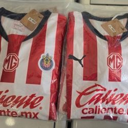 GUADALAJARA CHIVAS SOCCER JERSEY $40. CASH PLEASE!!