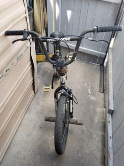 Mongoose BIKE 20" [ SEE  ALL PICS FOR MEASURES & CONDITION PLEASE ]