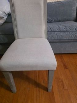 4 dinner table chairs