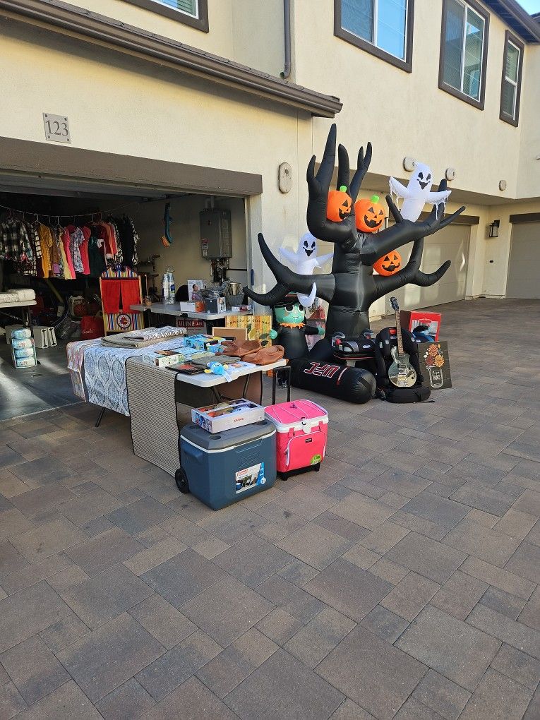 !!!GARAGE SALE!!! TODAY!!!