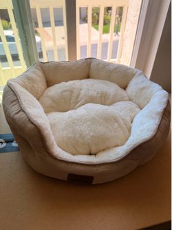 Small pet bed