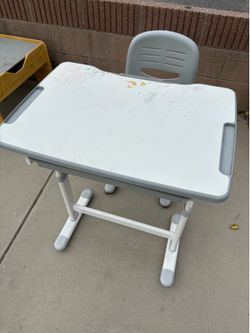 Adjustable Children’s Desk