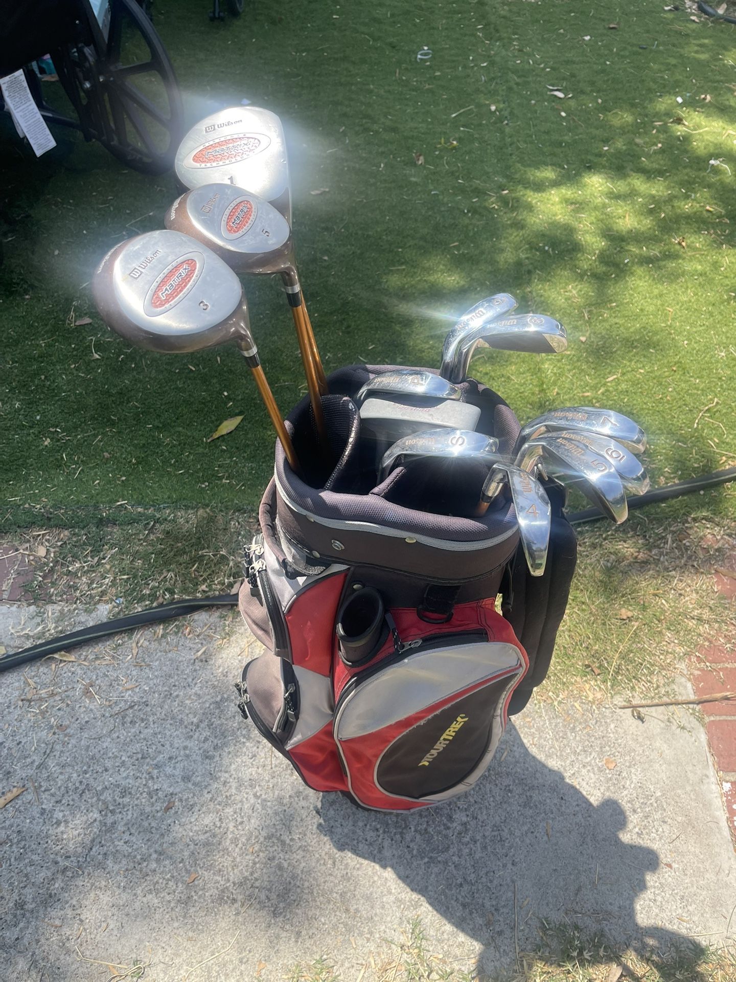 Wilson Matrix Right Handed Adult Golf Clubs With Bag