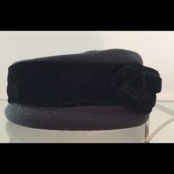 NEW WOMEN’S HAT with velvet trim