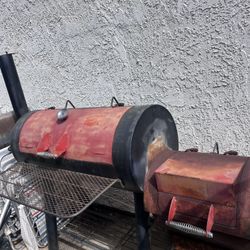 BBQ GRILL/SMOKER