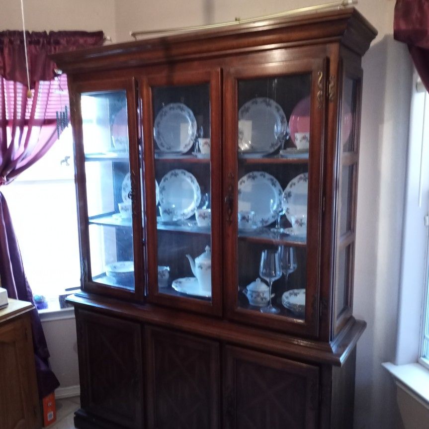 Furniture Antique Vitrina