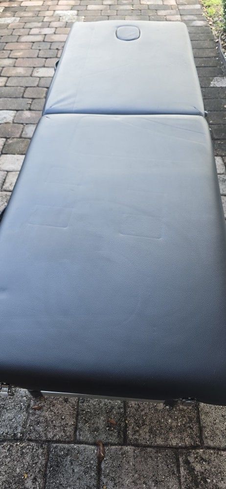 Portable Massage Table W/ Face Holder and Nose Opening