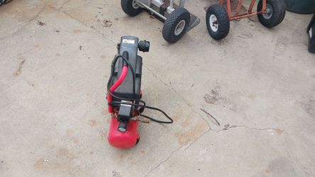 Portable air compressor