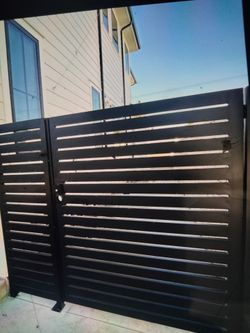 Custom gate