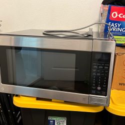 LG Microwave 
