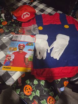 Adult Mario Costume Accessory Kit - Nintendo Super Mario Bros.
Shirt is extra adult size M