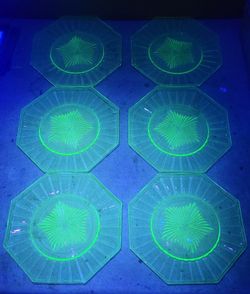 Depression Uranium Glass Heisey Decagon Green Plates (6)