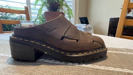 DR. MARTENS 8180 Slip-On Mule Clog Brown Leather Woven Vintage Size: 4-UK, Approx. 6.5 U.S. Womens