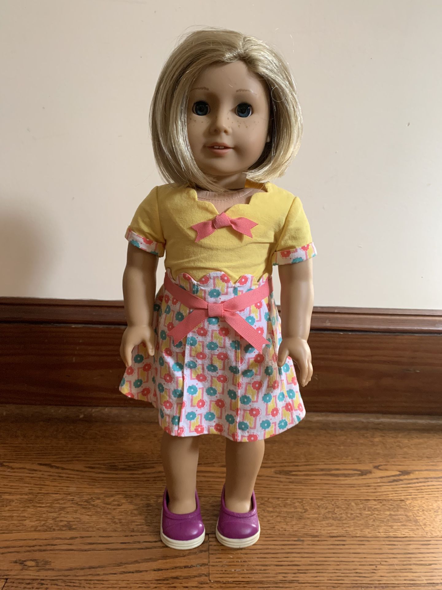 American Girl Doll “Kit” 18” Doll w/travel Case