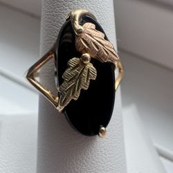 10K Solid Yellow Gold Onyx Ring – Size 8