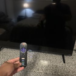 Roku - 43" Class Select Series 4K Smart RokuTV