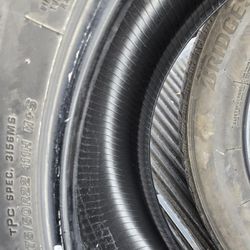 4 275 50 22 BRIDGESTONE  Tires With 70% Tread