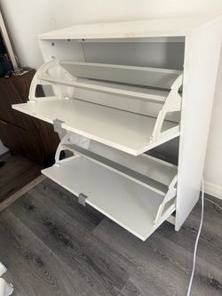 Shoe shelf