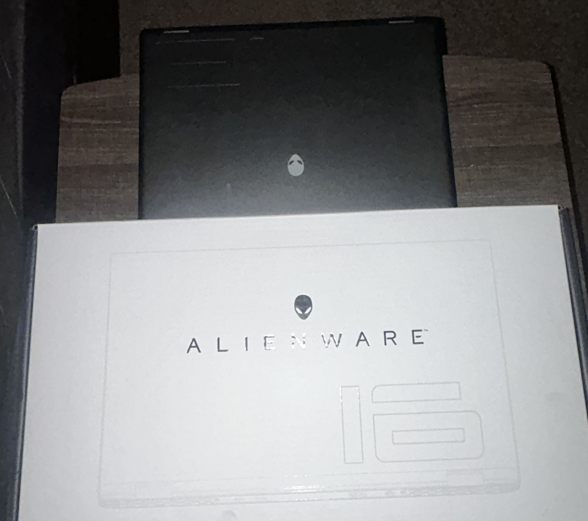 2023 Alienware M16 R2 Gaming Laptop