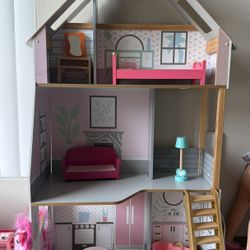 kidkraft doll house Barbie Or Doll