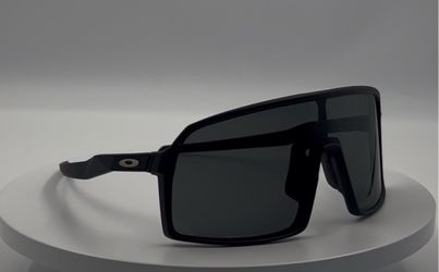 Oakley Sutro Sunglasses – Matte Black Frame / Dark Grey Lens