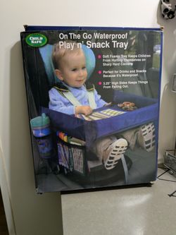 On The Go Waterproof Play n' Snack Tray brand new 🆕