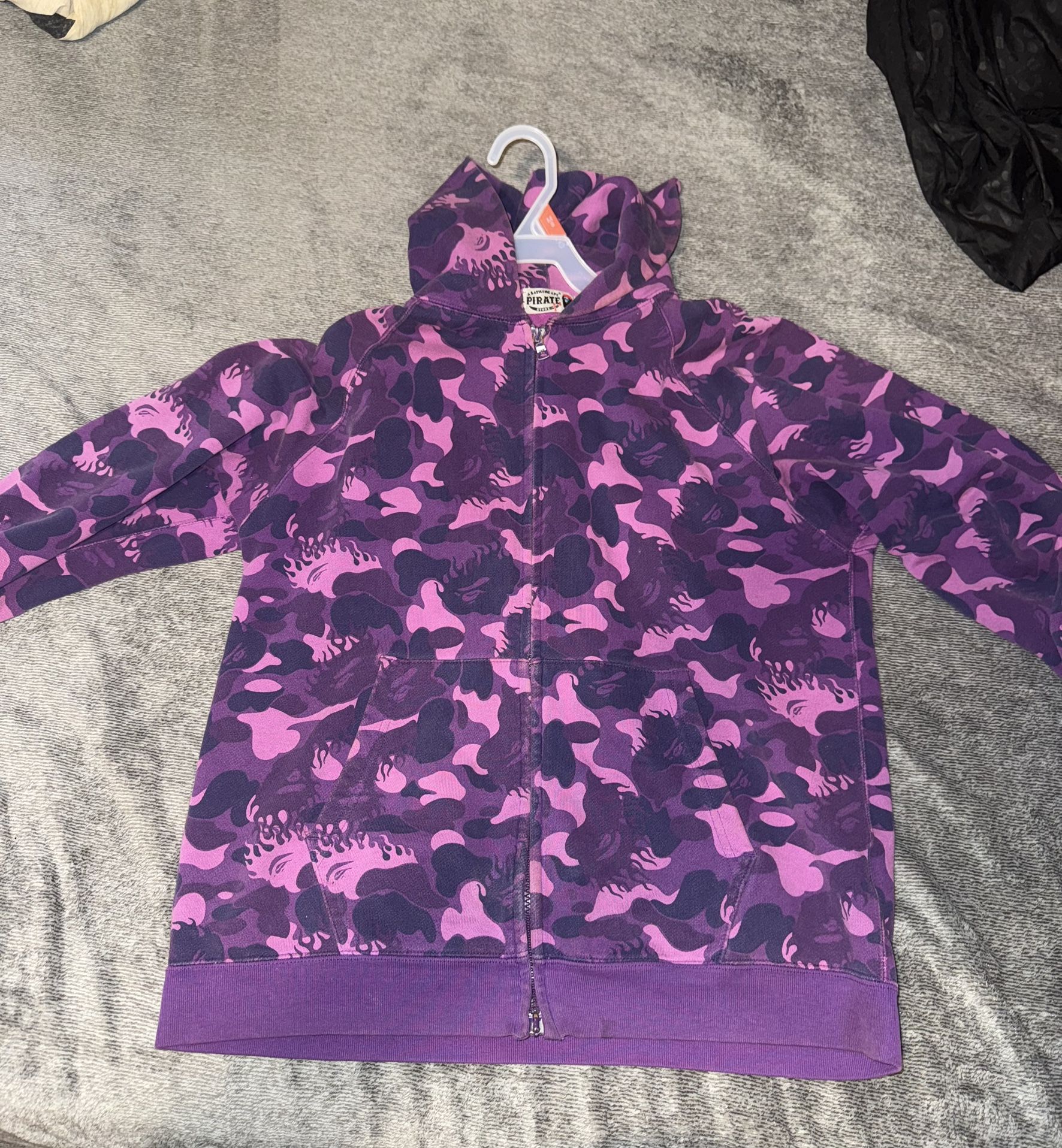 VINTAGE BAPE HOODIE