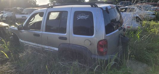 Auto Parts 2003 Jeep Liberty