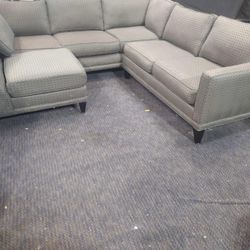 *Free Delivery* 3pc Grey Sectional 