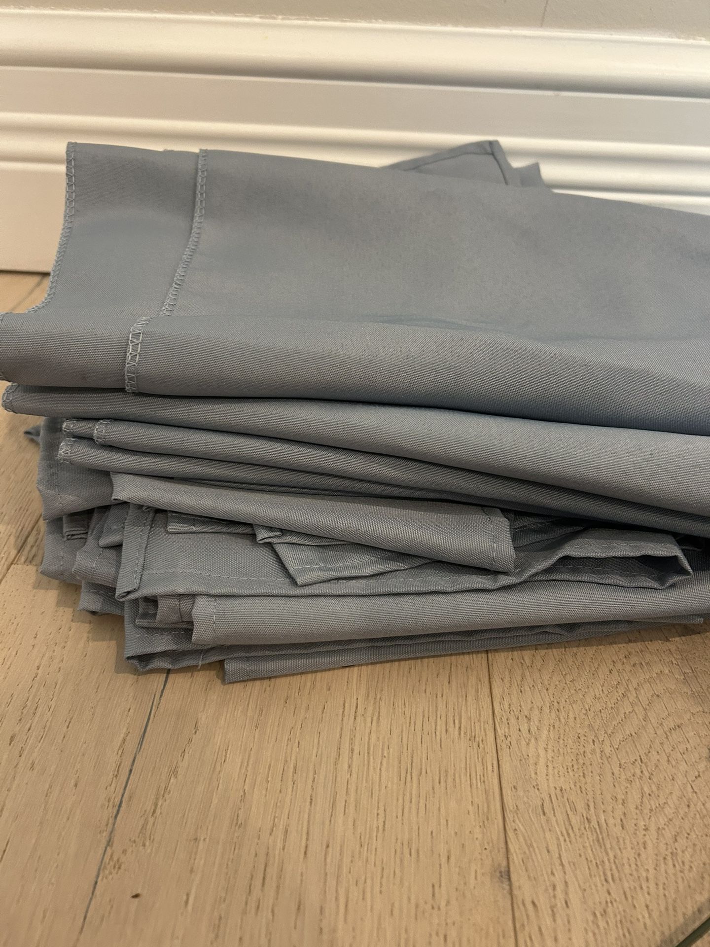 20 Dusty Blue Napkins & 5 Table Runners 