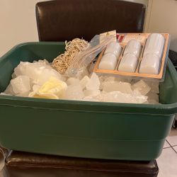 Candle Wax. Candle Making. 25+ Lbs. White With Wicks & Molds. Largo/westchase