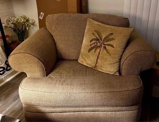 Oversized chair and ottoman