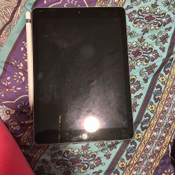 iPad 6th Generation With Apple Pencil 1st Generation 