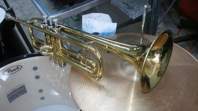 Bundy TRUMPET 🎺 WITH HARD CASE