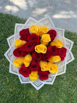 PICKUP READY /Mother’s Day / día de las madres / flower bouquet /rose bouquet